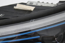 Laden Sie das Bild in den Galerie-Viewer, Frontscheinwerfer Mercedes-Benz Eqc A2939061201 Full LED Rechts Headlight SCH8762473106zd