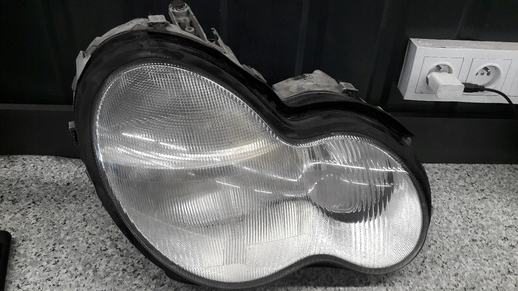 Frontscheinwerfer Mercedes-Benz W203 0301166272 Rechts Scheinwerfer Headlight SCH7642649625hs