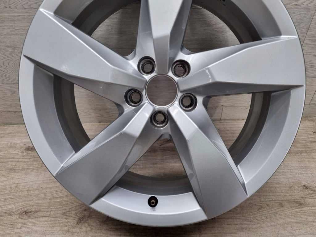 1x Alufelge 17 Zoll 6.5" 5x100 39ET Glanz Silber 2GM601025A VW T-Cross Rim Wheel FEL1770833189li
