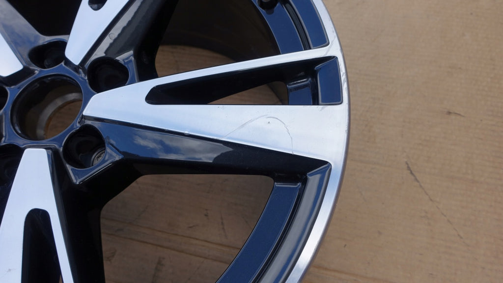 1x Alufelge 18 Zoll 8.0" 5x112 46ET Glanz Silber 8Y0601025N Audi A3 Mg Rim Wheel FEL9645748007ax