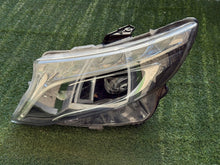 Laden Sie das Bild in den Galerie-Viewer, Frontscheinwerfer Mercedes-Benz Vito A4479060101 FALSE Scheinwerfer Headlight SCH2391244419ix
