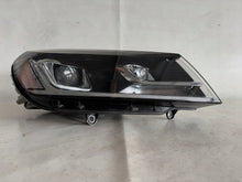 Laden Sie das Bild in den Galerie-Viewer, Frontscheinwerfer VW Touareg 7P1941034A Xenon Rechts Scheinwerfer Headlight