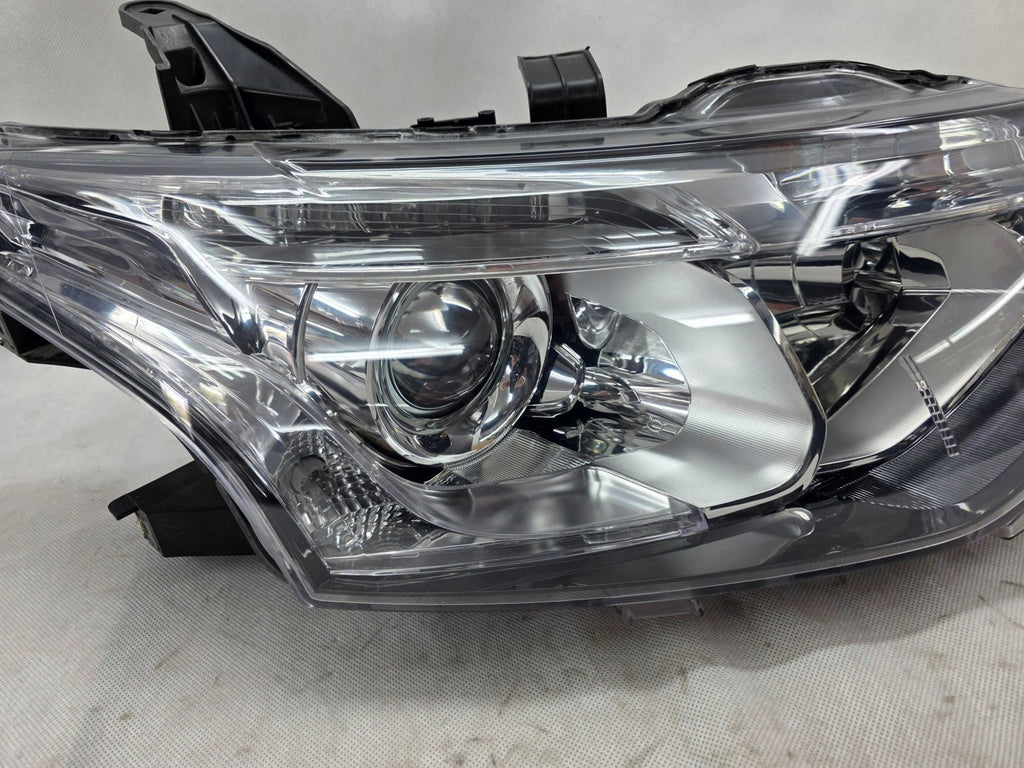 Frontscheinwerfer Mitsubishi Outlander III 8301C204 Rechts Headlight SCH8009900135vb