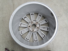 Load image into Gallery viewer, 1x Alufelge 17 Zoll 7.0" 5x114.3 43ET Matt Silber 5N0801025AH VW Tiguan FEL7991986159ga