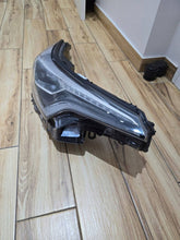 Laden Sie das Bild in den Galerie-Viewer, Frontscheinwerfer Toyota C-Hr 81110P4F7000 Vorderseite Scheinwerfer Headlight SCH7693538087rd