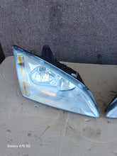 Laden Sie das Bild in den Galerie-Viewer, Frontscheinwerfer Ford Focus I Ein Satz Scheinwerfer Headlight SCH3428619046uv