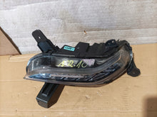 Laden Sie das Bild in den Galerie-Viewer, Frontscheinwerfer Hyundai I30 Pde 92208-G42 Rechts Scheinwerfer Headlight SCH5737220407du