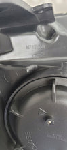 Laden Sie das Bild in den Galerie-Viewer, Frontscheinwerfer Ford Ranger Ein Stück (Rechts oder Links) Headlight SCH1349976326hc