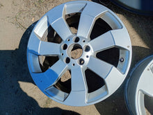Laden Sie das Bild in den Galerie-Viewer, 4x Alufelge 18 Zoll 8.0" 5x112 56 5ET Glanz Silber A1664011602 Mercedes-Benz FEL5509093450vn