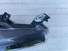 Load image into Gallery viewer, Frontscheinwerfer Toyota Yaris K0-8EU 0193579 LED Rechts Scheinwerfer Headlight SCH5689406066tt