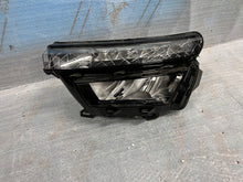 Laden Sie das Bild in den Galerie-Viewer, Frontscheinwerfer Skoda Kamiq 658941015B LED Links Scheinwerfer Headlight SCH1316414300fk