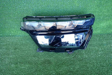 Laden Sie das Bild in den Galerie-Viewer, Frontscheinwerfer Skoda Kamiq 657941015B Links Scheinwerfer Headlight SCH9432353950wo