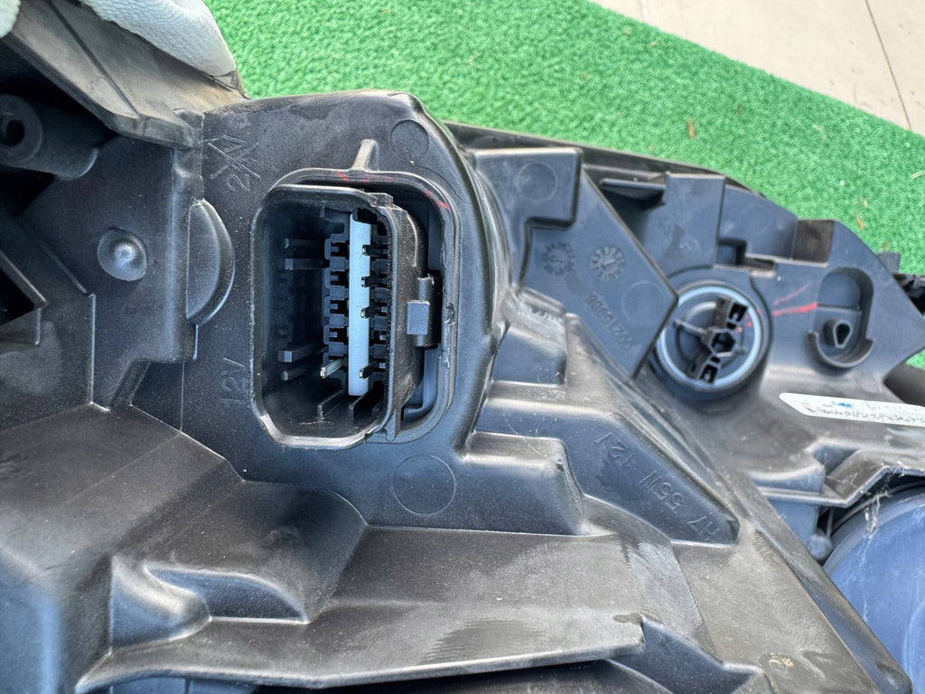 Frontscheinwerfer Renault Express 260105660R Rechts Scheinwerfer Headlight SCH5676036861ij