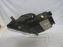 Laden Sie das Bild in den Galerie-Viewer, Frontscheinwerfer VW Passat 3C0941752G Xenon Rechts Scheinwerfer Headlight