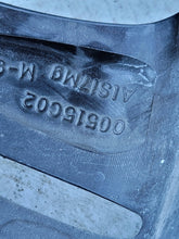 Laden Sie das Bild in den Galerie-Viewer, 1x Alufelge 18 Zoll 7.5" 5x108 49ET Glanz Schwarz 9809687377 Peugeot 5008 FEL3948172299mg