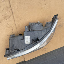 Load image into Gallery viewer, Frontscheinwerfer Mercedes-Benz Viano W639 A6398202861 Links Headlight SCH9572793332bf