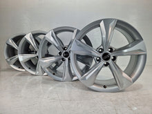Laden Sie das Bild in den Galerie-Viewer, 4x Alufelge 19 Zoll 7.0" 5x112 34ET Glanz Schwarz 80A601025K Audi Rim Wheel FEL9444781324xx
