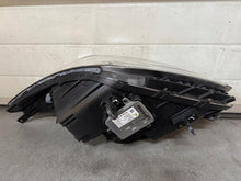 Load image into Gallery viewer, Frontscheinwerfer Hyundai I I40 92102-3Z030 LED Rechts Scheinwerfer Headlight