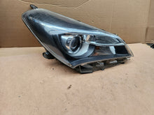 Load image into Gallery viewer, Frontscheinwerfer Toyota Yaris LED Rechts Scheinwerfer Headlight