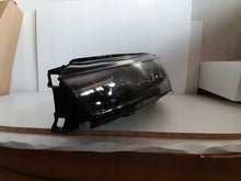 Laden Sie das Bild in den Galerie-Viewer, Frontscheinwerfer Skoda Enyaq 5LB941015F LED Links Scheinwerfer Headlight