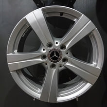 Laden Sie das Bild in den Galerie-Viewer, 4x Alufelge 17 Zoll 7.0" 5x112 44 5ET Silber A2064014500 Mercedes-Benz W206 FEL2062679604vr