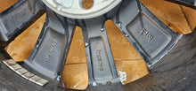 Laden Sie das Bild in den Galerie-Viewer, 1x Alufelge 17 Zoll 7.5" 5x114.3 40ET Glanz Schwarz 42611-02R30 Toyota Corolla FEL9438338219cy