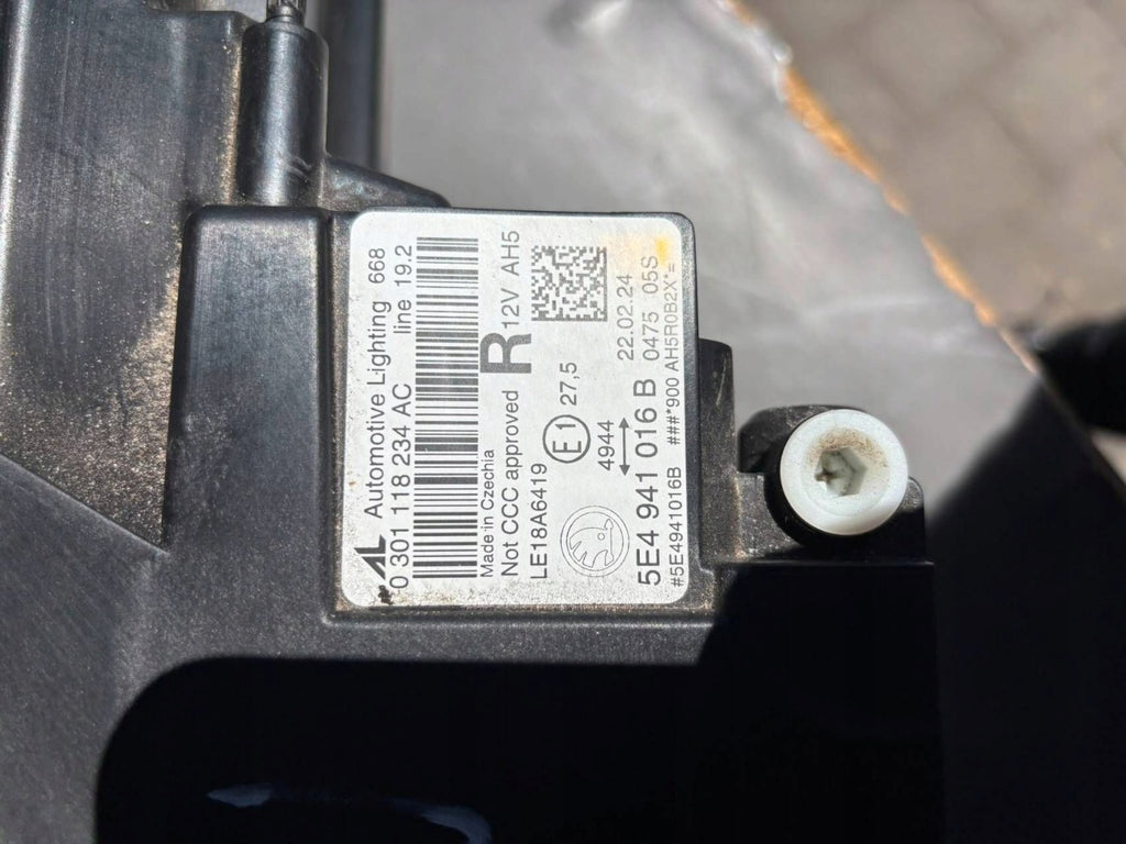 Frontscheinwerfer Skoda Octavia I 5E4941016B Rechts Scheinwerfer Headlight SCH8430583960um