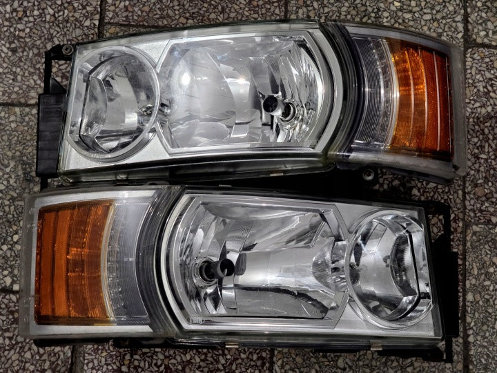 Frontscheinwerfer 2416136 Ein Satz Scheinwerfer Headlight SCH5354735429ui