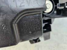 Laden Sie das Bild in den Galerie-Viewer, Frontscheinwerfer Mazda Bm K124-51030 LED Ein Stück (Rechts oder Links)