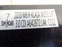 Laden Sie das Bild in den Galerie-Viewer, Kotflügel Mercedes-Benz W251 Vorne Rechts