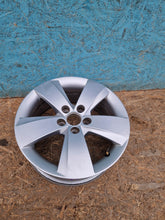 Laden Sie das Bild in den Galerie-Viewer, 1x Alufelge 16 Zoll 7.0&quot; 5x100 46ET 6V0601025A Skoda Fabia Iii Rim Wheel
