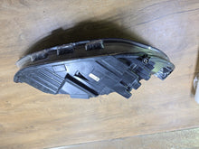 Laden Sie das Bild in den Galerie-Viewer, Frontscheinwerfer Ford Focus NX7B-13E015-CF Links Scheinwerfer Headlight SCH6408641600xk