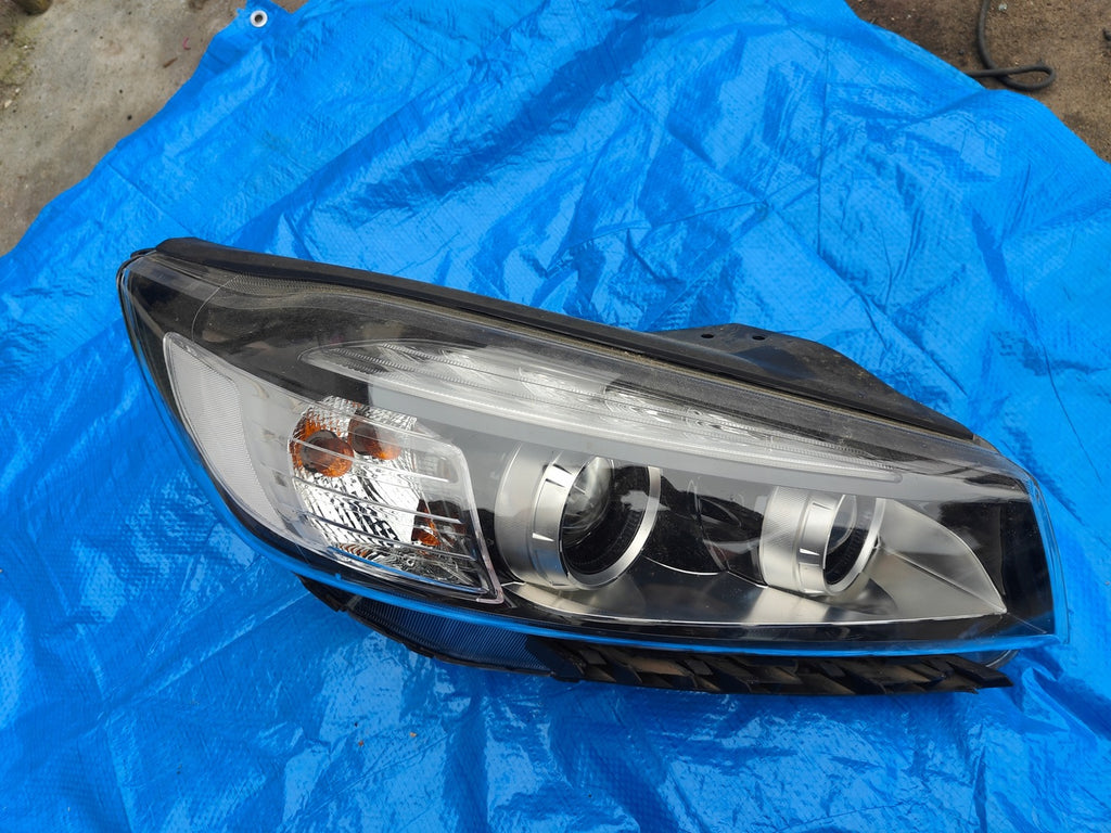 Frontscheinwerfer Kia Sorento III 92102-C5200 9210R-UM002 Xenon Rechts Headlight