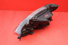 Laden Sie das Bild in den Galerie-Viewer, Frontscheinwerfer Mitsubishi Outlander I Rechts Scheinwerfer Headlight