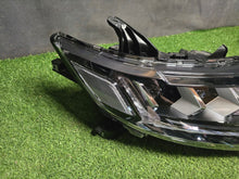 Laden Sie das Bild in den Galerie-Viewer, Frontscheinwerfer Mitsubishi Outlander III 8301D3-31 Full LED Ein Satz Headlight
