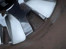 Laden Sie das Bild in den Galerie-Viewer, 1x Alufelge 17 Zoll 7.0" 5x108 46ET 9810098577 Citroën Rim Wheel FEL1520234171fu