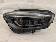 Laden Sie das Bild in den Galerie-Viewer, Frontscheinwerfer Mercedes-Benz W247 A2479062003 Full LED Rechts Headlight SCH3773752205sq
