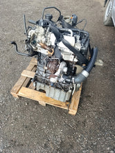Load image into Gallery viewer, Motor VW T5 CAAC CCHA 2.0 TDI 140PS 103kW 134TKm Diesel Engine Komplett