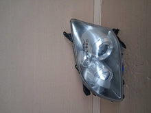 Laden Sie das Bild in den Galerie-Viewer, Frontscheinwerfer Toyota Avensis Xenon Links Scheinwerfer Headlight SCH3308611951in