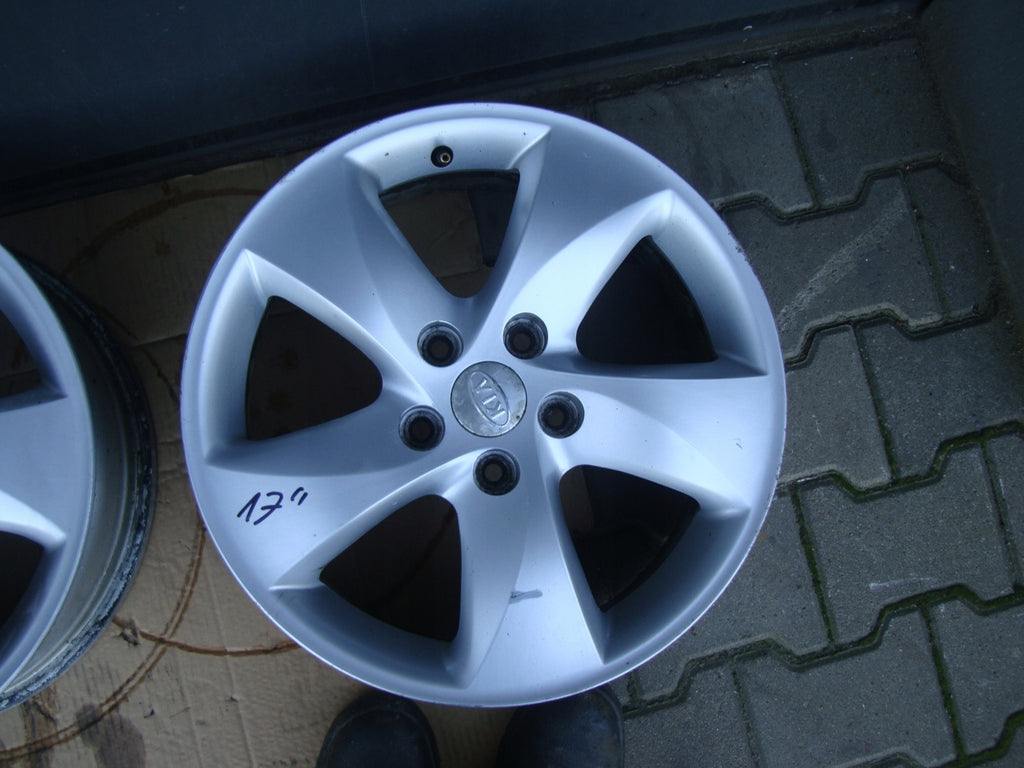 4x Alufelge 17 Zoll 6.5" 5x114.3 40ET Silber Kia Cerato Carens Carnival
