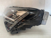 Laden Sie das Bild in den Galerie-Viewer, Frontscheinwerfer Skoda Superb III Octavia 3V1941015E 6V1941015E Full LED Links