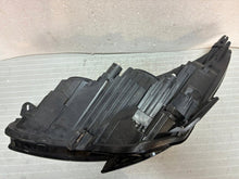Laden Sie das Bild in den Galerie-Viewer, Frontscheinwerfer Opel Corsa E 39068628 Xenon Rechts Scheinwerfer Headlight SCH1573371616lz