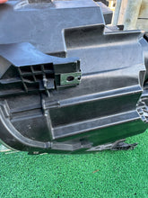 Load image into Gallery viewer, Frontscheinwerfer Dacia Duster 260106194R 260109550R Rechts Headlight