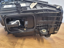Laden Sie das Bild in den Galerie-Viewer, Frontscheinwerfer Mercedes-Benz A2069068104 Links Scheinwerfer Headlight SCH2818132806lg