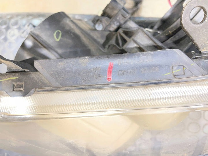 Frontscheinwerfer Toyota Avensis 35-108-R2375 Rechts Scheinwerfer Headlight SCH7579620663tt