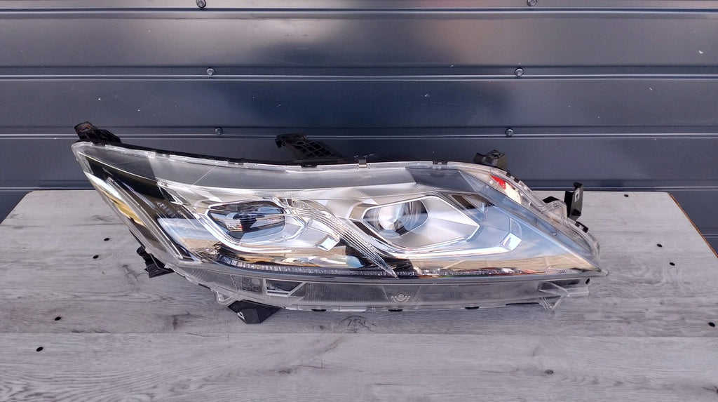 Frontscheinwerfer Mitsubishi Eclipse Cross 92102-H892102-H8 LED Rechts Headlight