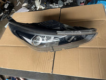 Laden Sie das Bild in den Galerie-Viewer, Frontscheinwerfer Hyundai I30 III 92102G4120 Full LED Rechts oder Links
