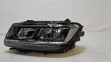 Laden Sie das Bild in den Galerie-Viewer, Frontscheinwerfer VW Tiguan 5NB941035B Links Scheinwerfer Headlight