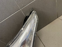 Laden Sie das Bild in den Galerie-Viewer, Frontscheinwerfer Toyota Avensis Links Scheinwerfer Headlight SCH7975970856wx