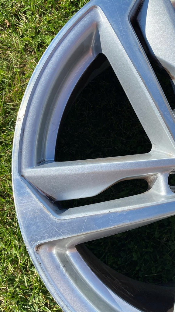 1x Alufelge 17 Zoll 7.5" 5x100 46ET Glanz Silber 82A601025K Audi A1 Rim Wheel FEL1360631461eq